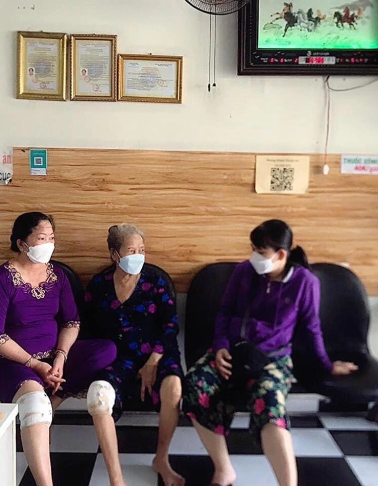 Bó thuốc khớp gối